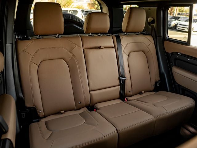 2026 Land Rover Defender 110 X-Dynamic SE