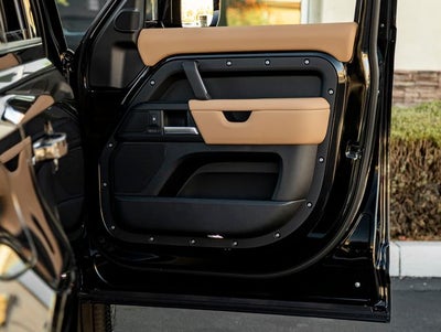 2026 Land Rover Defender 110 X-Dynamic SE