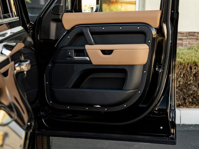 2026 Land Rover Defender 110 X-Dynamic SE