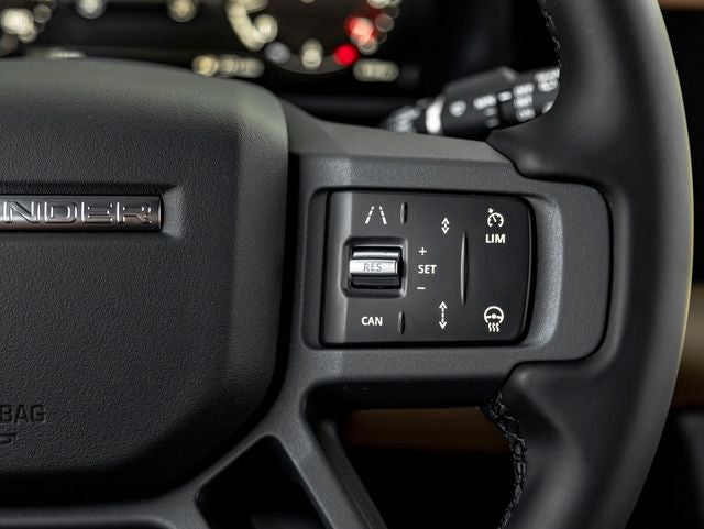 2026 Land Rover Defender 110 X-Dynamic SE
