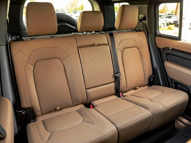 2026 Land Rover Defender 110 X-Dynamic SE