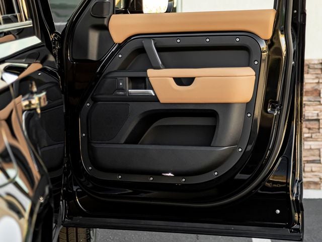 2026 Land Rover Defender 110 X-Dynamic SE