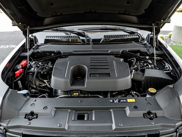 2026 Land Rover Defender 110 X-Dynamic SE