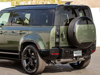 2026 Land Rover Defender 110 X-Dynamic SE