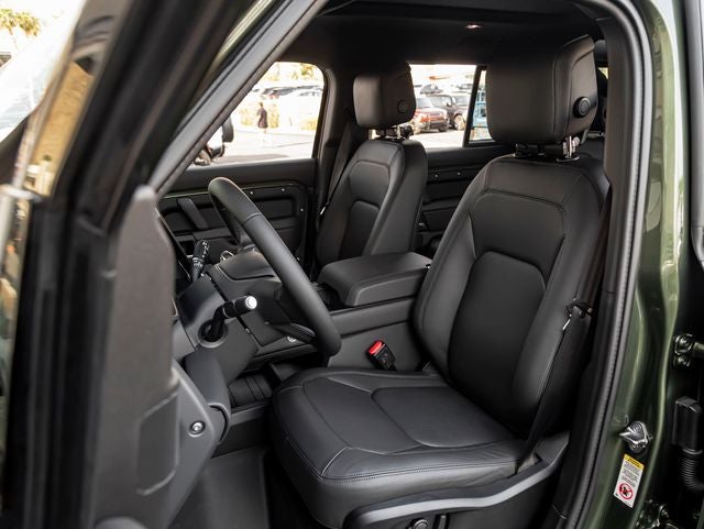 2026 Land Rover Defender 110 X-Dynamic SE