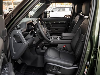 2026 Land Rover Defender 110 X-Dynamic SE