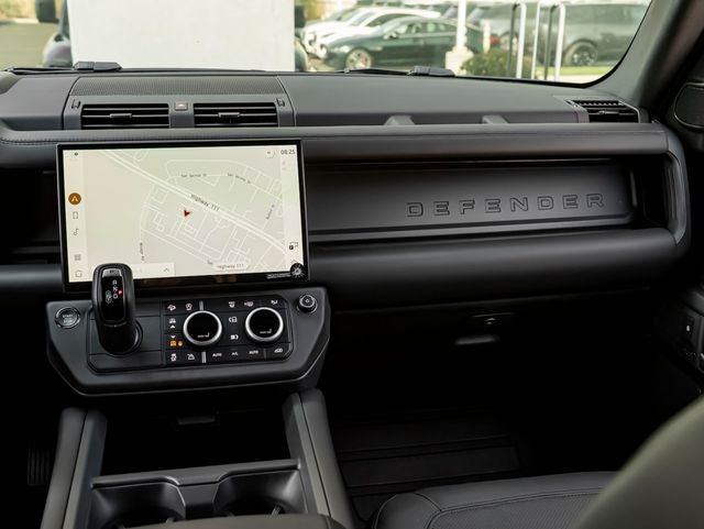 2026 Land Rover Defender 110 X-Dynamic SE
