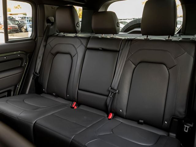 2026 Land Rover Defender 110 X-Dynamic SE