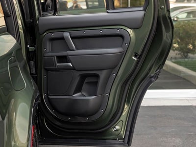 2026 Land Rover Defender 110 X-Dynamic SE