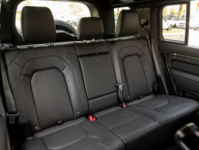 2026 Land Rover Defender 110 X-Dynamic SE