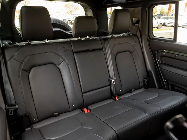2026 Land Rover Defender 110 X-Dynamic SE