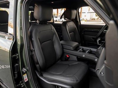 2026 Land Rover Defender 110 X-Dynamic SE