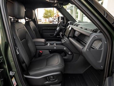 2026 Land Rover Defender 110 X-Dynamic SE
