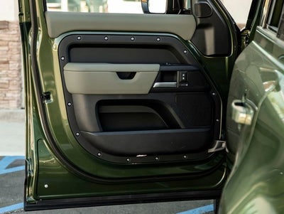 2026 Land Rover Defender 110 X-Dynamic SE