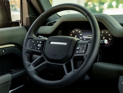 2026 Land Rover Defender 110 X-Dynamic SE