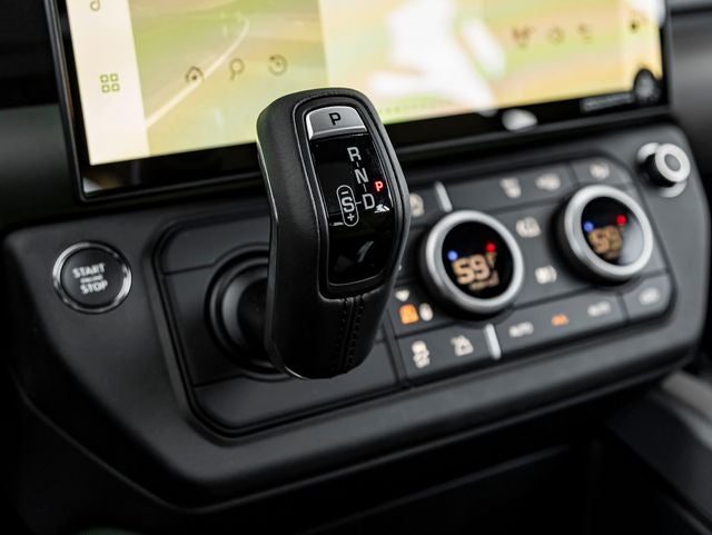 2026 Land Rover Defender 110 X-Dynamic SE