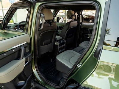2026 Land Rover Defender 110 X-Dynamic SE