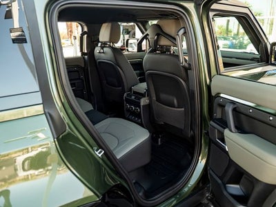 2026 Land Rover Defender 110 X-Dynamic SE