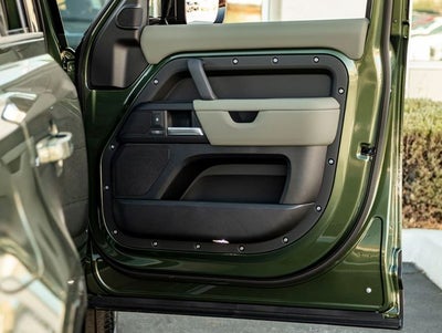 2026 Land Rover Defender 110 X-Dynamic SE