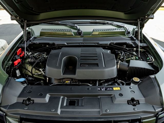2026 Land Rover Defender 110 X-Dynamic SE