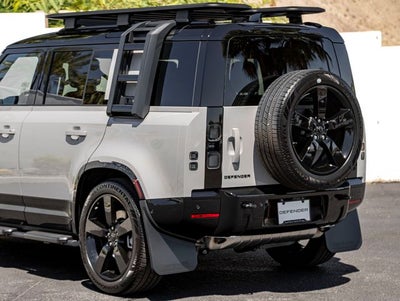 2026 Land Rover Defender 110 X-Dynamic SE