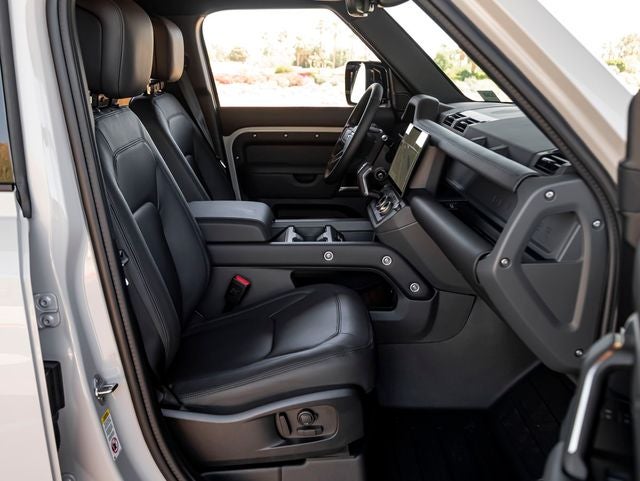 2026 Land Rover Defender 110 X-Dynamic SE