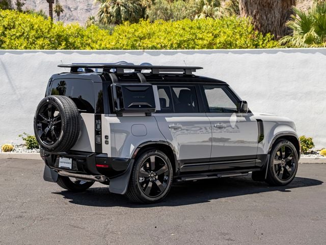 2026 Land Rover Defender 110 X-Dynamic SE