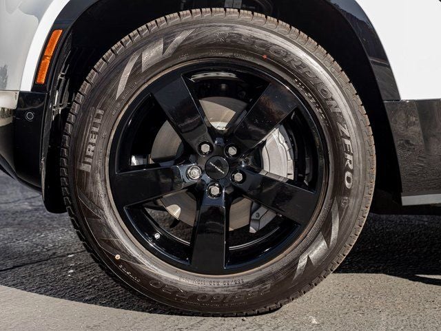 2026 Land Rover Defender 110 X-Dynamic SE