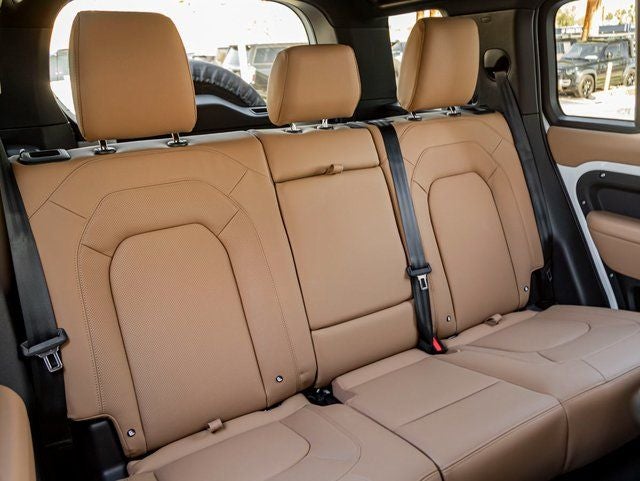 2026 Land Rover Defender 110 X-Dynamic SE