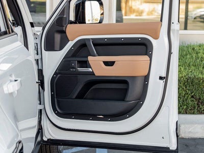 2026 Land Rover Defender 110 X-Dynamic SE