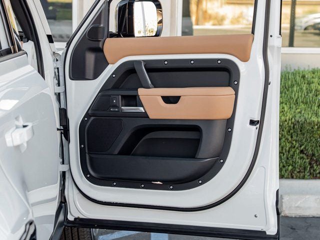 2026 Land Rover Defender 110 X-Dynamic SE