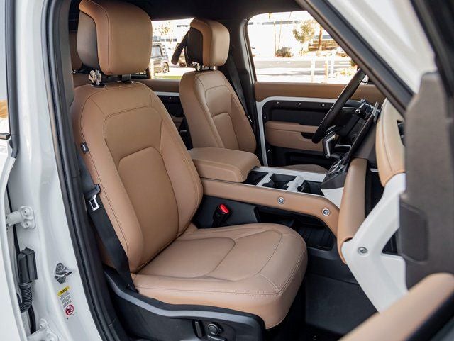 2026 Land Rover Defender 110 X-Dynamic SE