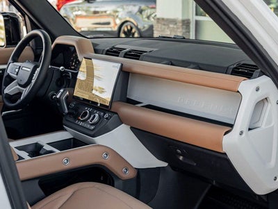 2026 Land Rover Defender 110 X-Dynamic SE