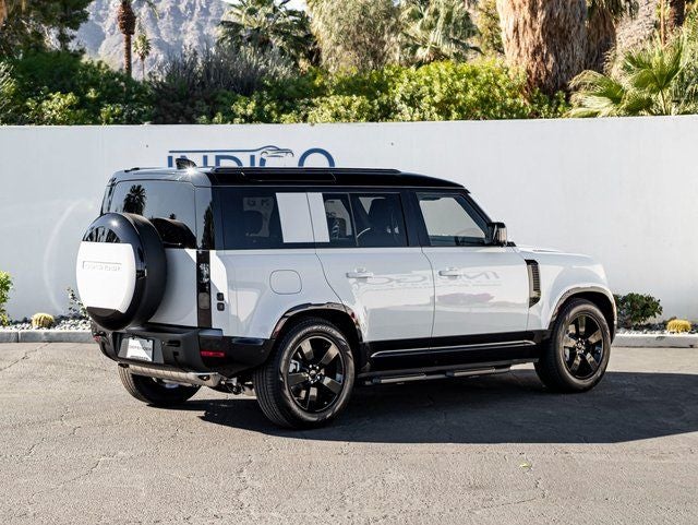 2026 Land Rover Defender 110 X-Dynamic SE