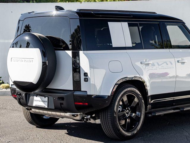 2026 Land Rover Defender 110 X-Dynamic SE