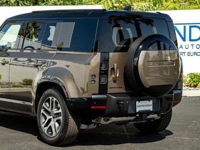 2026 Land Rover Defender 110 X-Dynamic SE