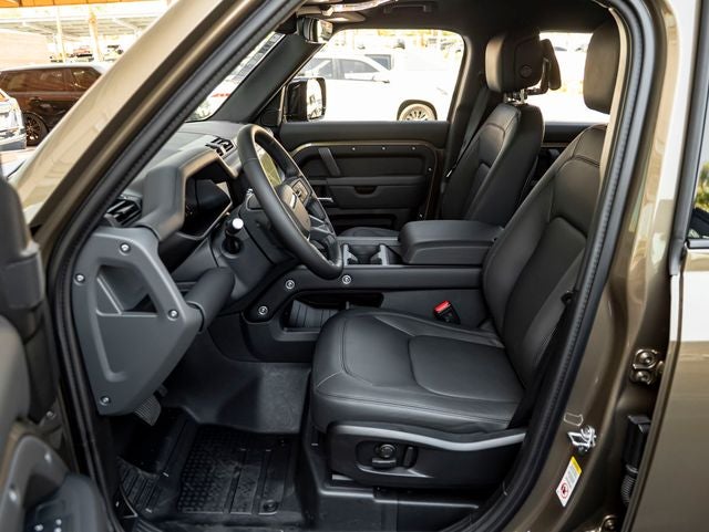 2026 Land Rover Defender 110 X-Dynamic SE