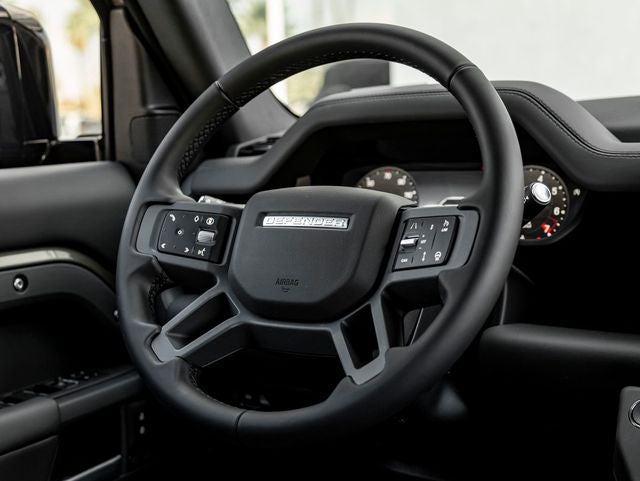 2026 Land Rover Defender 110 X-Dynamic SE