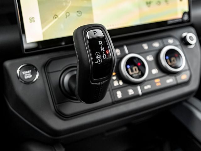 2026 Land Rover Defender 110 X-Dynamic SE