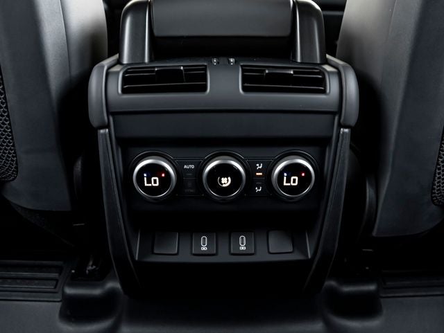 2026 Land Rover Defender 110 X-Dynamic SE
