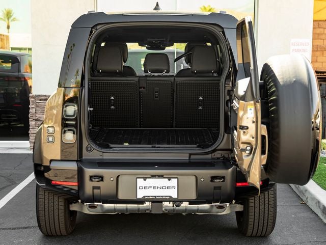 2026 Land Rover Defender 110 X-Dynamic SE