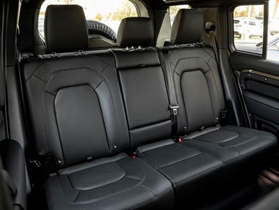 2026 Land Rover Defender 110 X-Dynamic SE