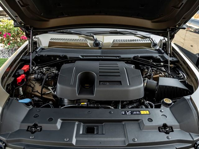 2026 Land Rover Defender 110 X-Dynamic SE