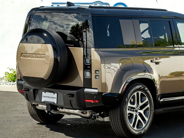 2026 Land Rover Defender 110 X-Dynamic SE