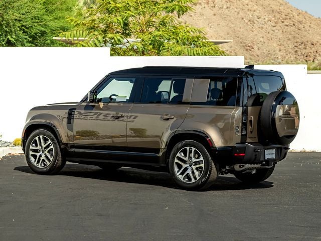 2026 Land Rover Defender 110 X-Dynamic SE