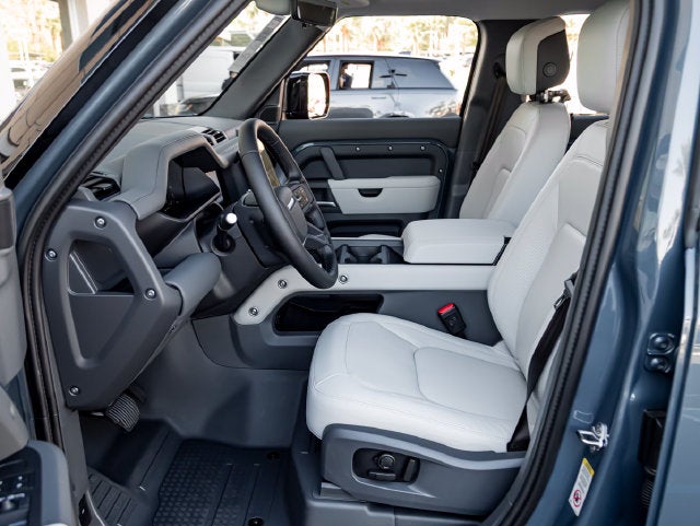 2026 Land Rover Defender 110 X-Dynamic SE