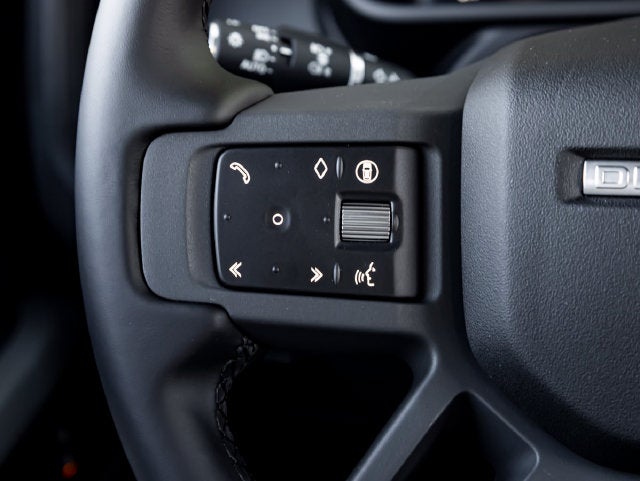 2026 Land Rover Defender 110 X-Dynamic SE