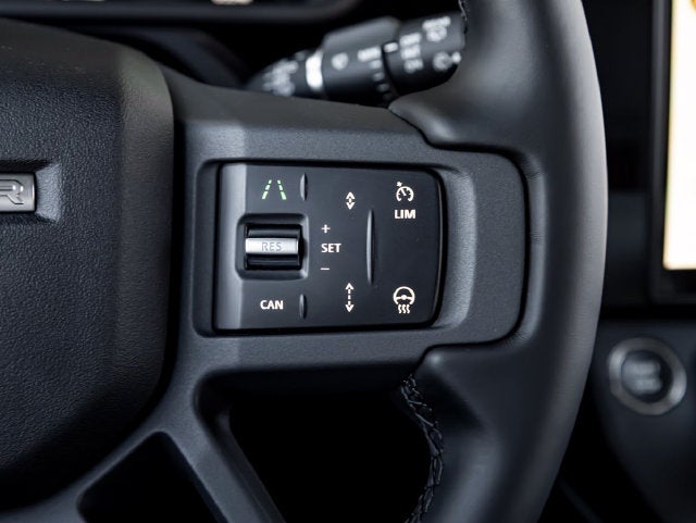 2026 Land Rover Defender 110 X-Dynamic SE