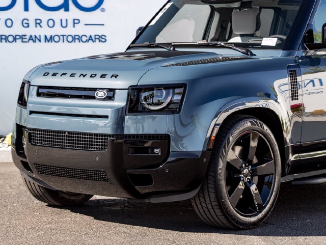 2026 Land Rover Defender 110 X-Dynamic SE