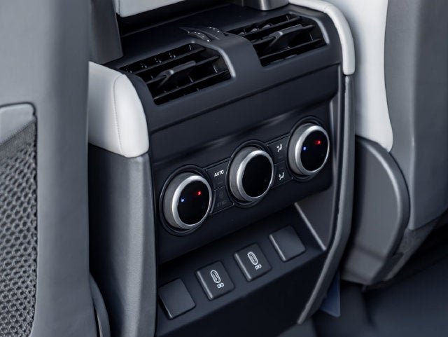 2026 Land Rover Defender 110 X-Dynamic SE